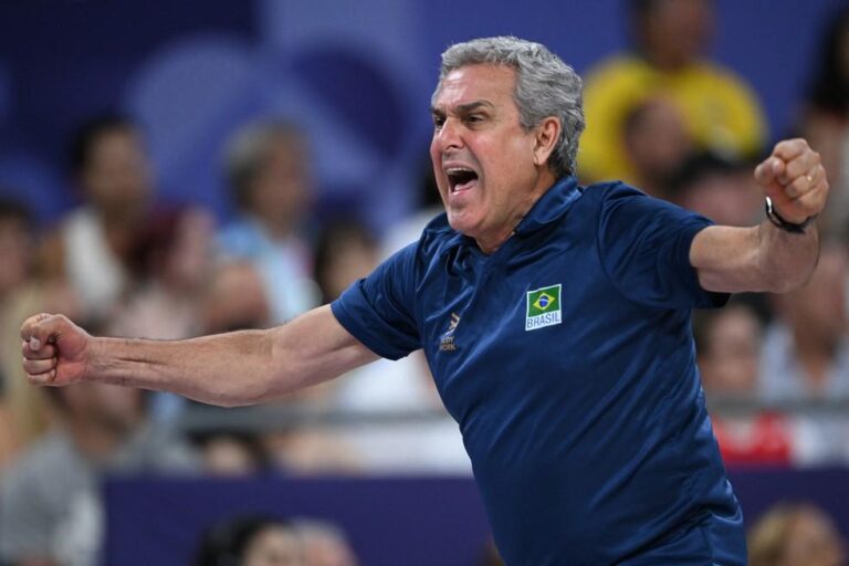 Seleção Brasileira de Vôlei Feminino: Zé Roberto Foca no Pódio na Liga das Nações