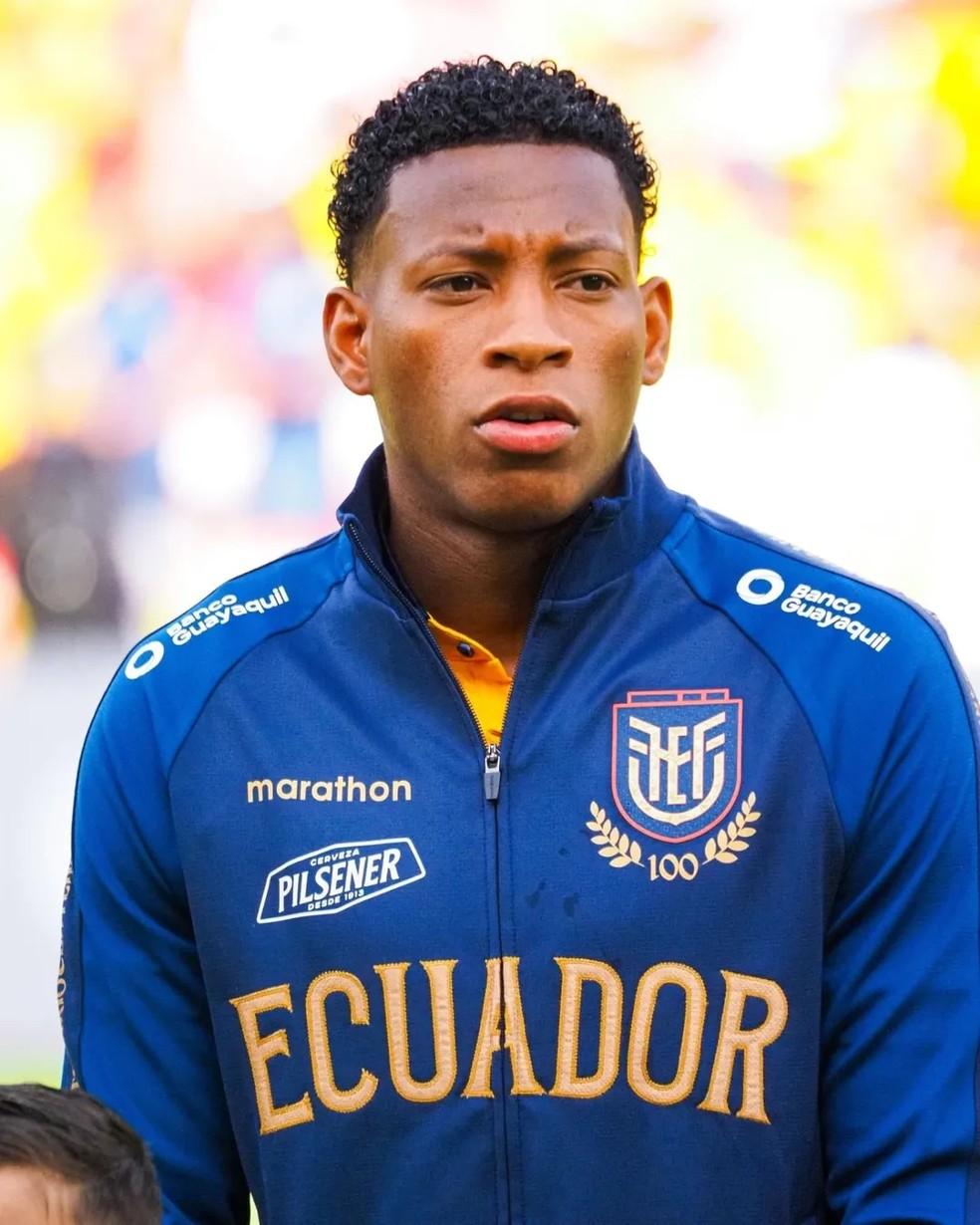 Gonzalo Plata pela seleção do Equador