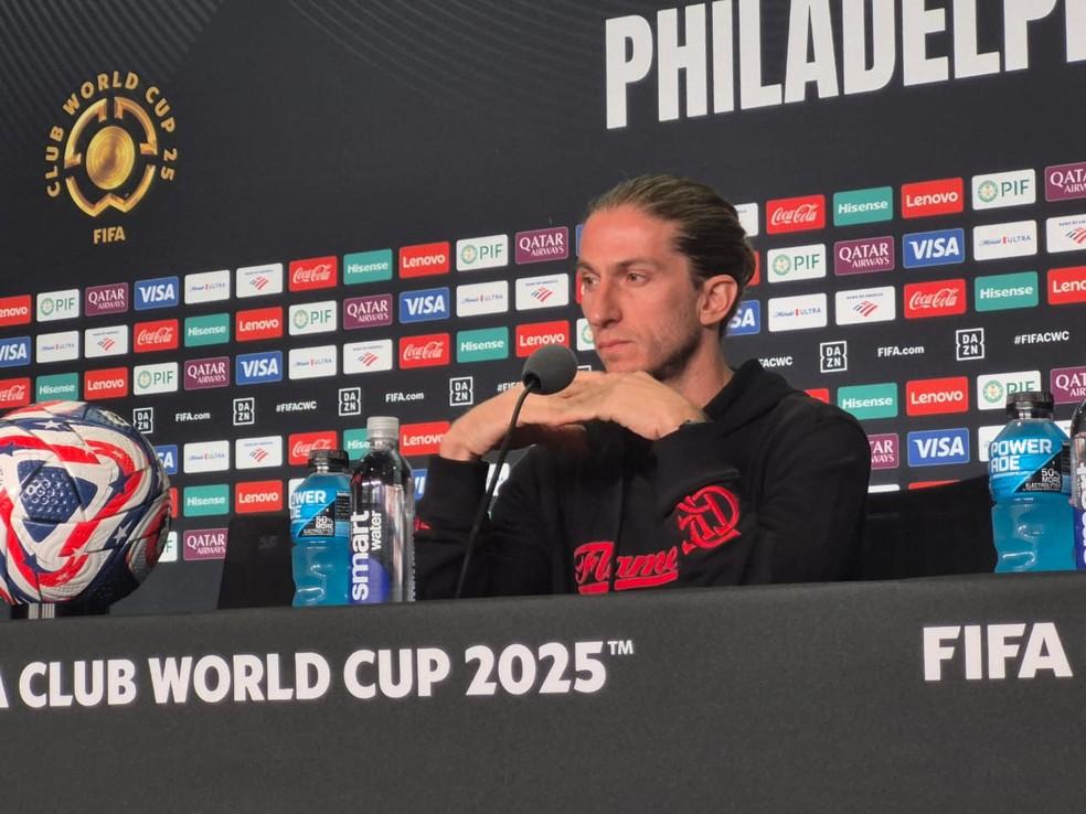 Filipe Luís em coletiva do Flamengo na Filadélfia