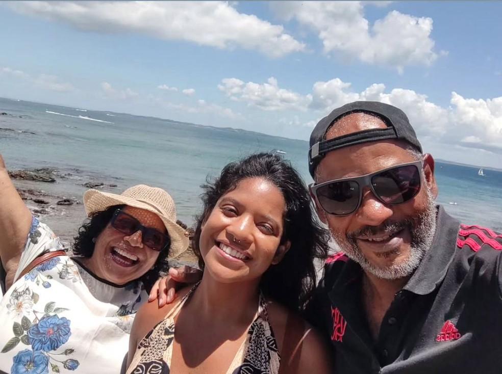 Juliana Marins e os pais