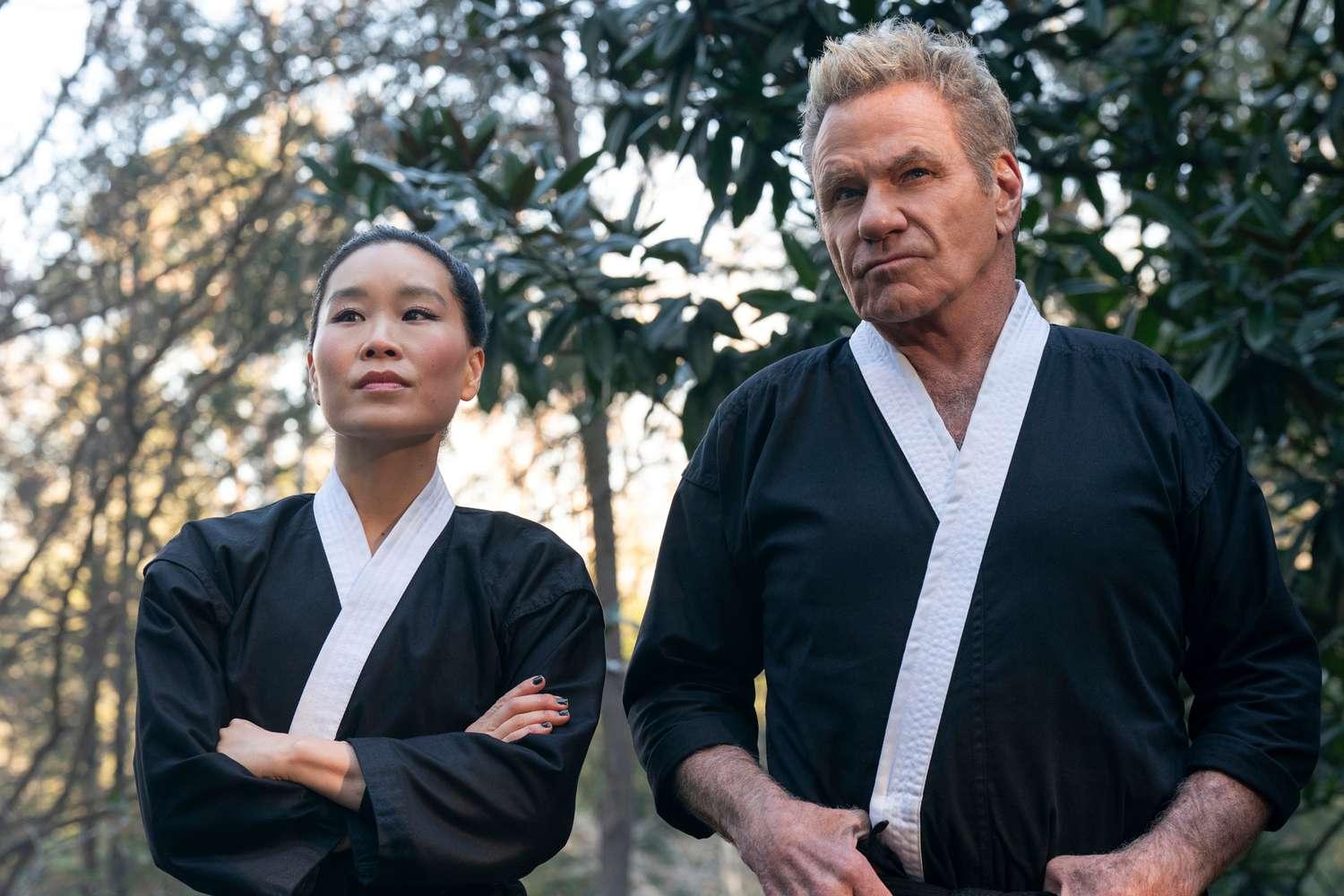 Alicia Hannah-Kim como Kim Da-Eun, Martin Kove como John Kreese em Cobra Kai