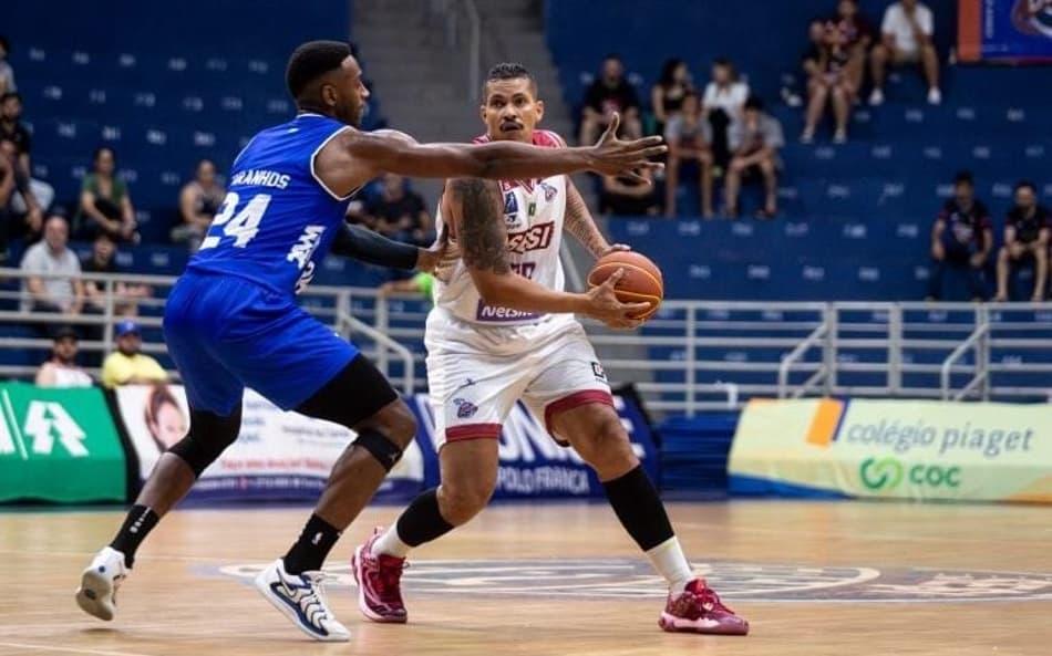 Minas x Franca no Pedrocão