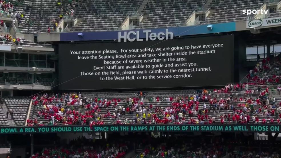 Mensagem no telão do estádio em Palmeiras x Al Ahly