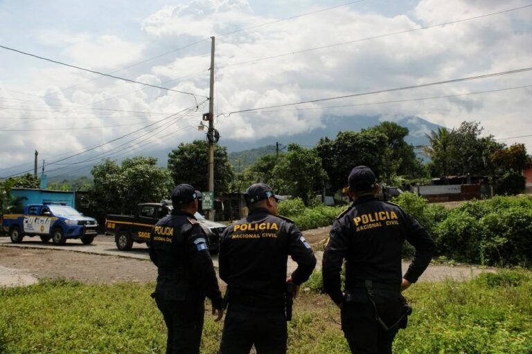Erupção do Vulcão Fuego na Guatemala Obriga Evacuação de Moradores