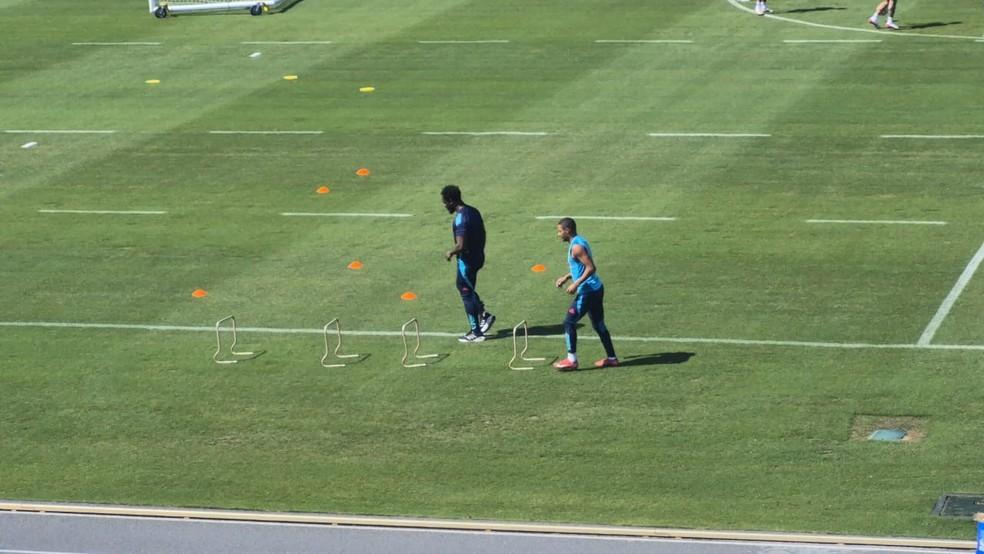 De la Cruz vai a campo, mas treina à parte na véspera de Flamengo x Chelsea