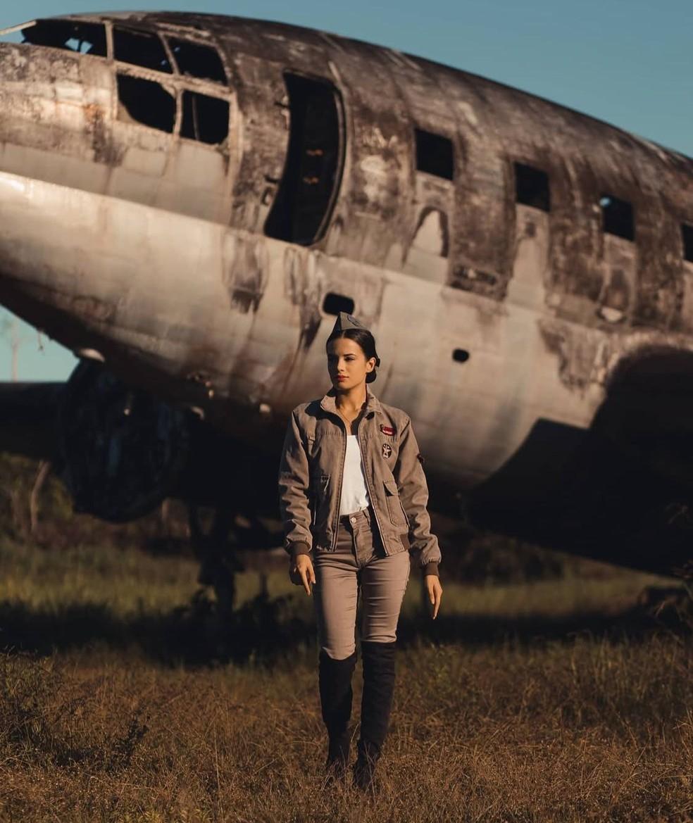 Fotógrafo já realizou ensaios onde o avião está localizado