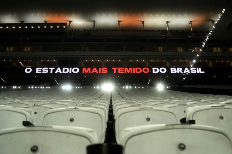 Corinthians Enfrenta Vitória em Jogo Decisivo Pela 11ª Rodada do Campeonato Brasileiro