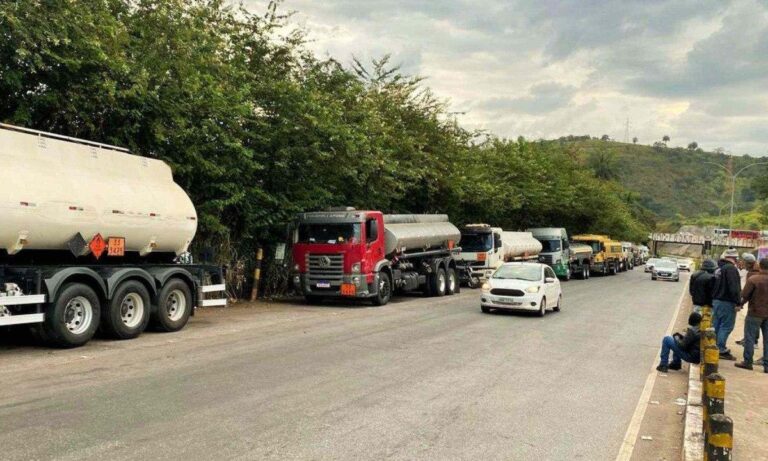 Greve de Caminhoneiros em Minas Gerais Pode Afetar Abastecimento de Combustíveis