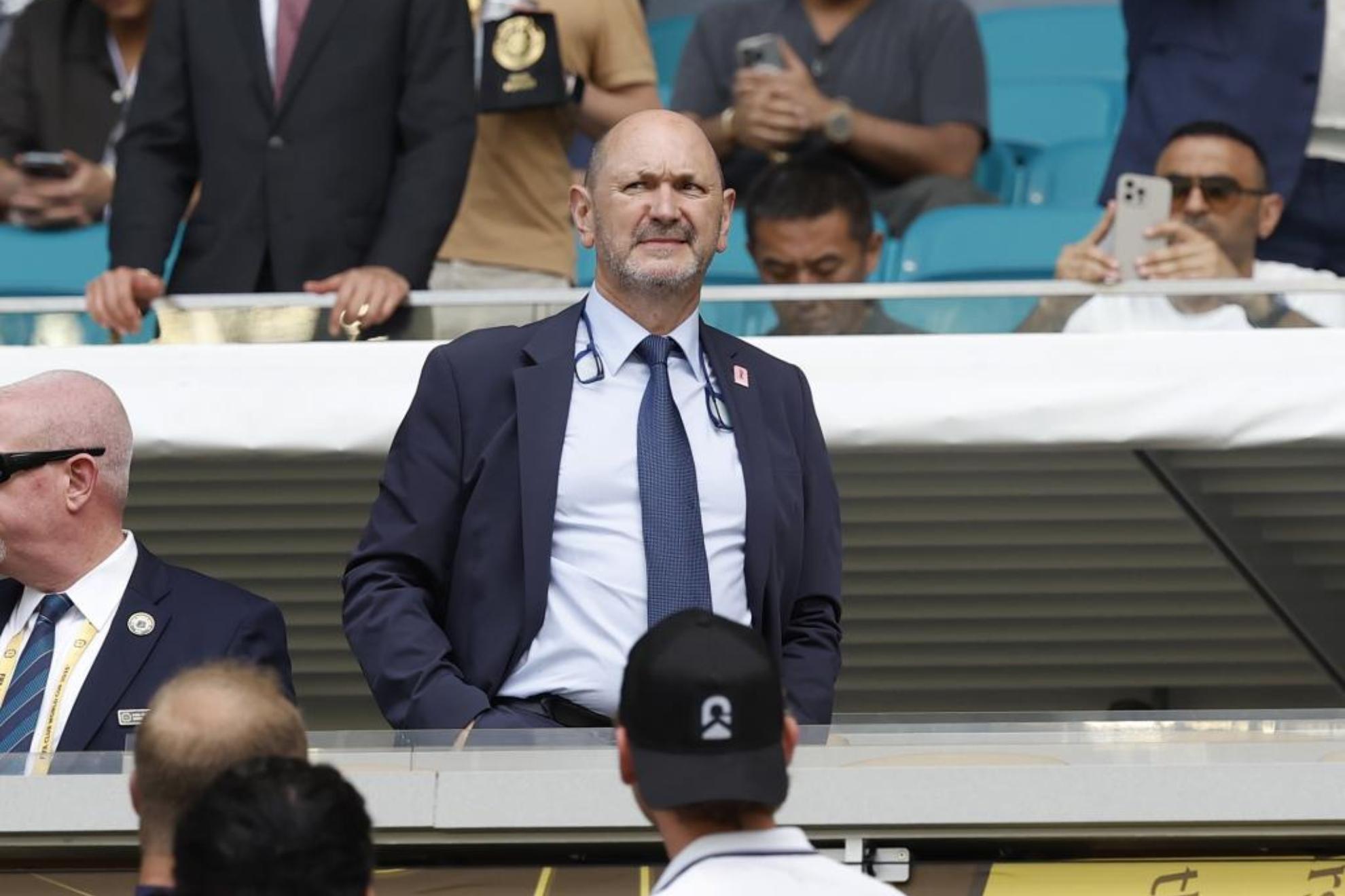 Rafael Louzán, presidente da RFEF, em partida do Mundial de Clubes