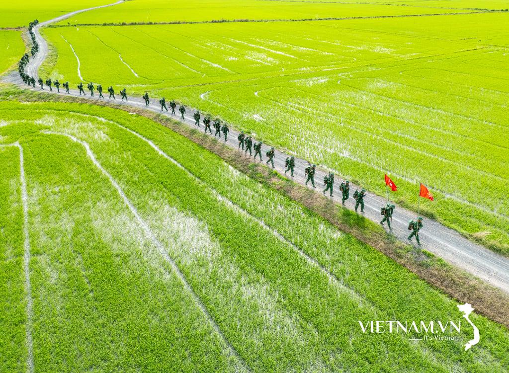 Marchando tras los pasos del tío Ho