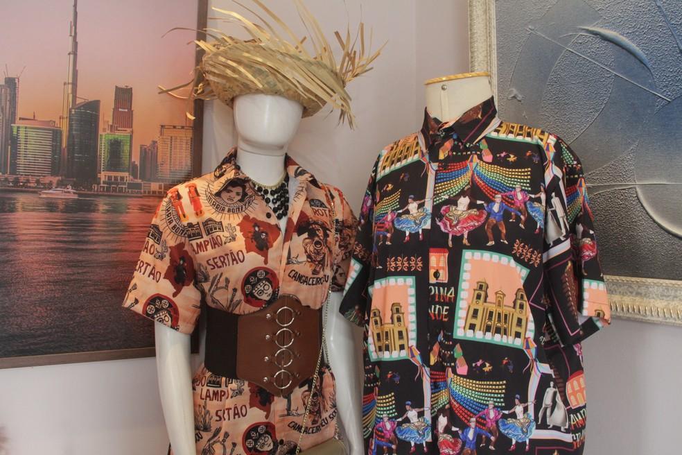Camisas com tecido personalizado são vendidas no São João de Campina Grande, Paraíba