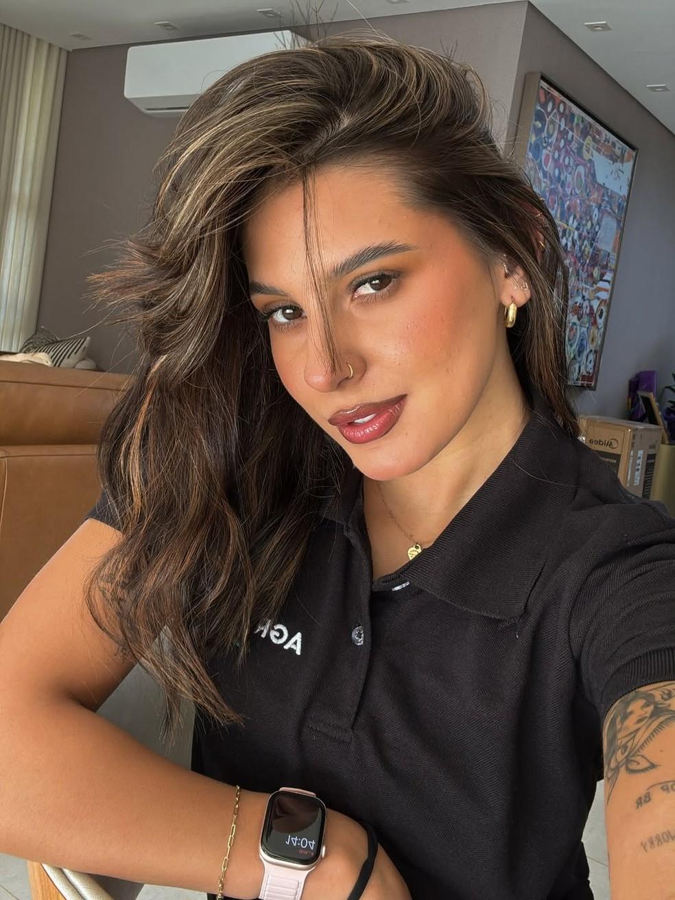 Ana Castela revela cabelo novo e ganha elogios de fãs.