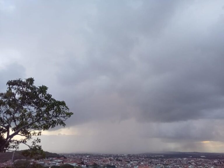 Chuvas intensas em Aracaju: Defesa Civil divulga balanço e alerta para riscos