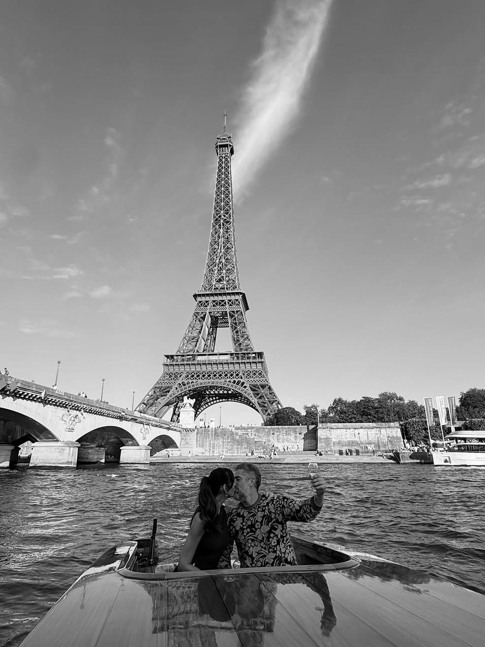 Suzana Gullo comemora aniversário de Marcos Mion com viagem a Paris — Foto: Reprodução/Instagram