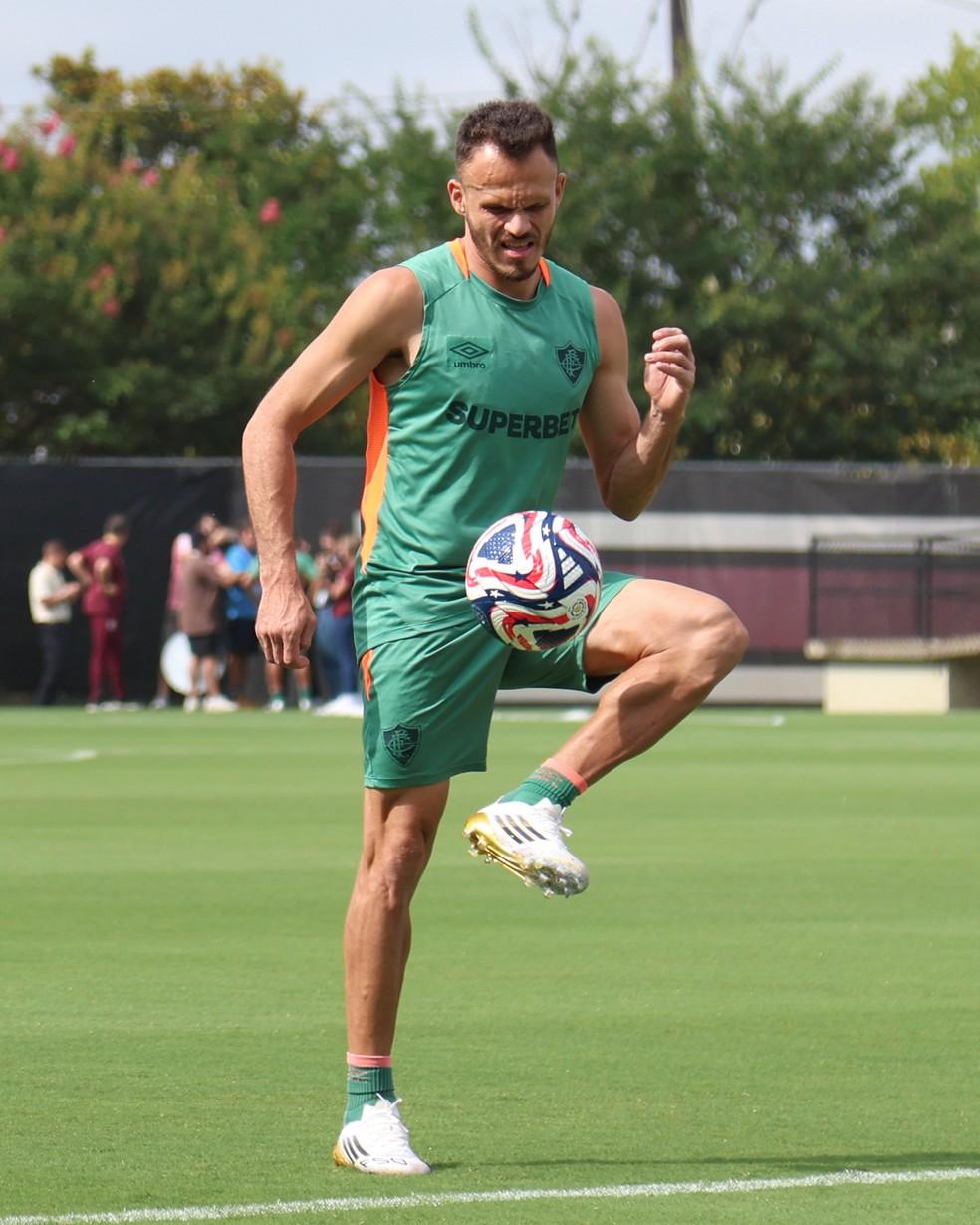 Renê em treino do Fluminense