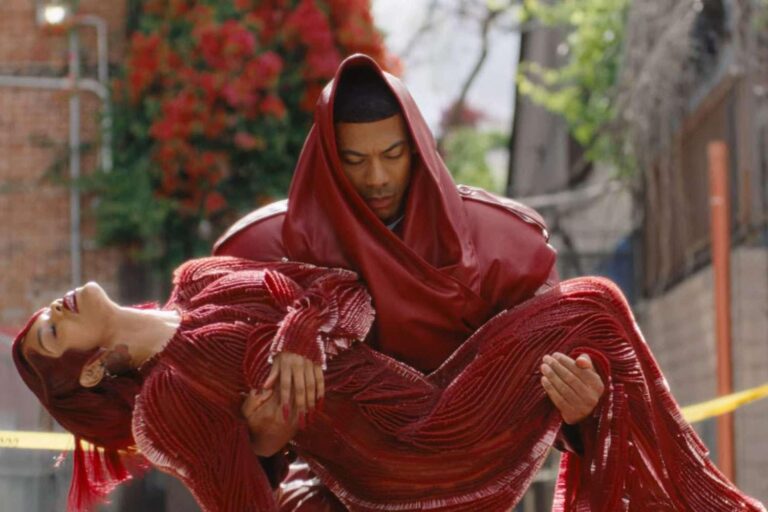 Teyana Taylor e Aaron Pierre: Química Atraente no Clipe “Long Time”