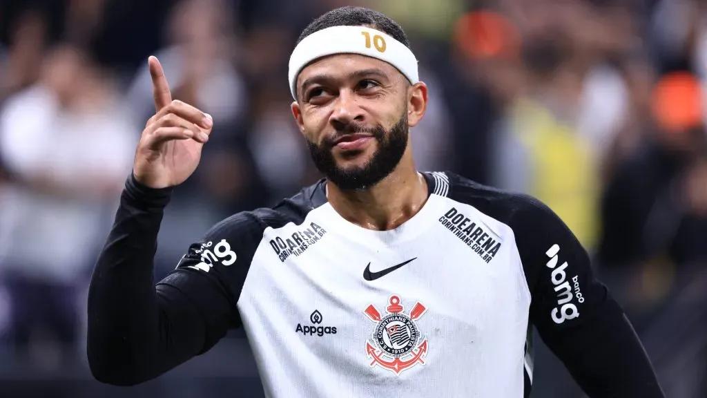 Memphis Depay durante partida