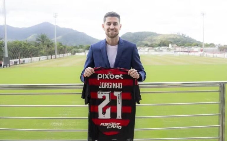 Giroud elogia Jorginho antes do duelo entre Flamengo e LAFC no Mundial de Clubes