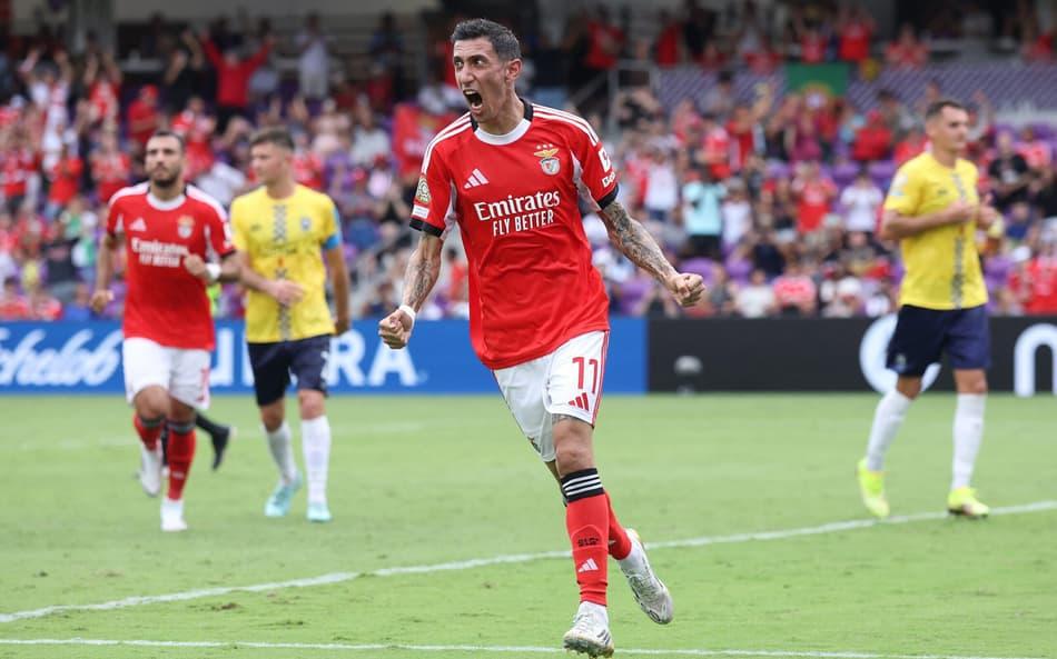 Di María comemora gol do Benfica sobre o Auckland City
