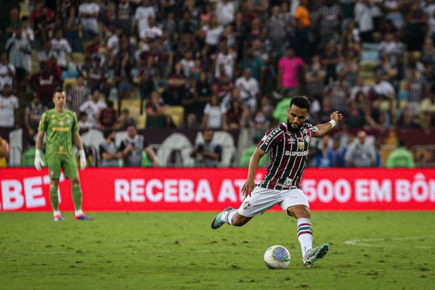 Samuel Xavier e Fabio completam 200 jogos pelo Fluminense.