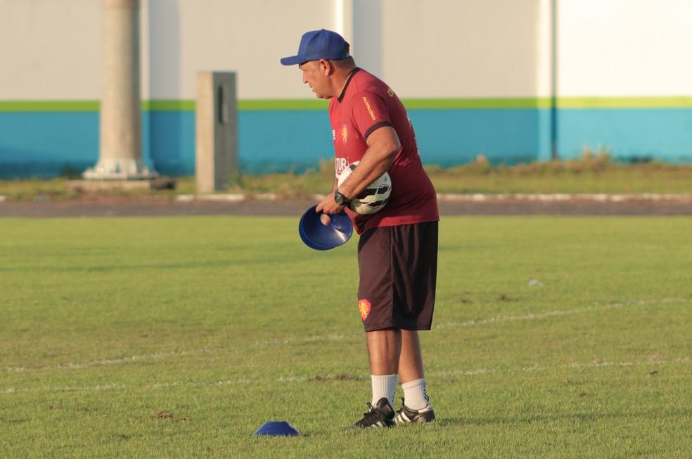 Chiquinho Viana em treino de reapresentação no GAS