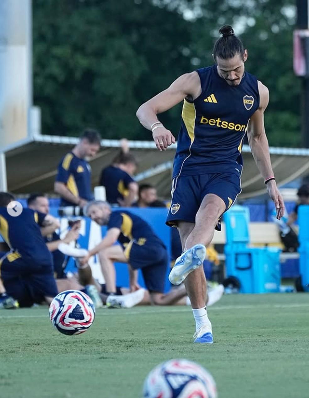 Cavani está fora da estreia do Boca Juniors na Copa do Mundo de Clubes, contra o Benfica