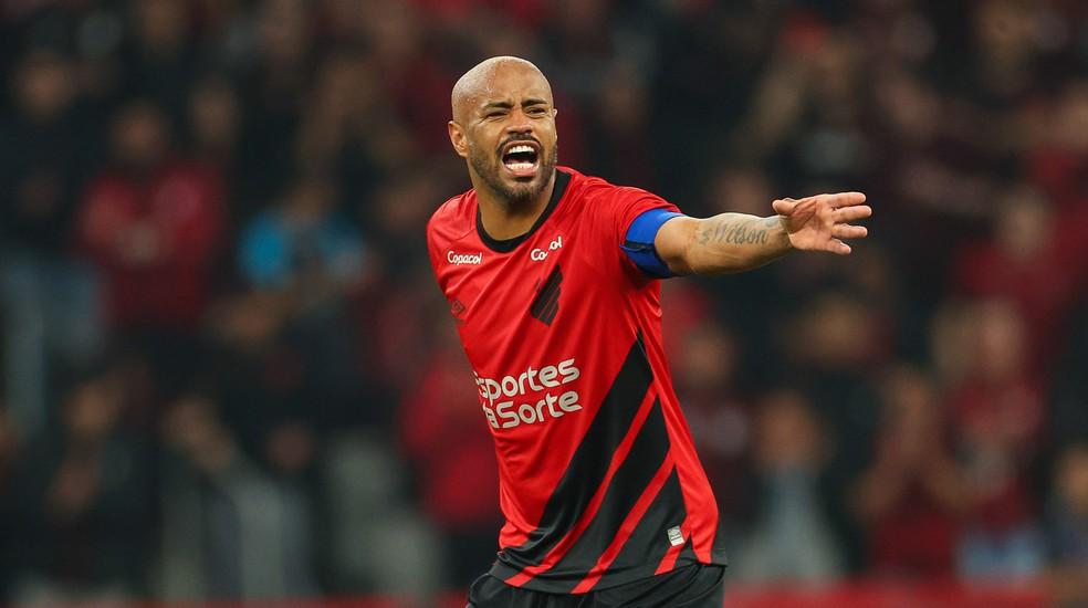 Thiago Heleno Athletico