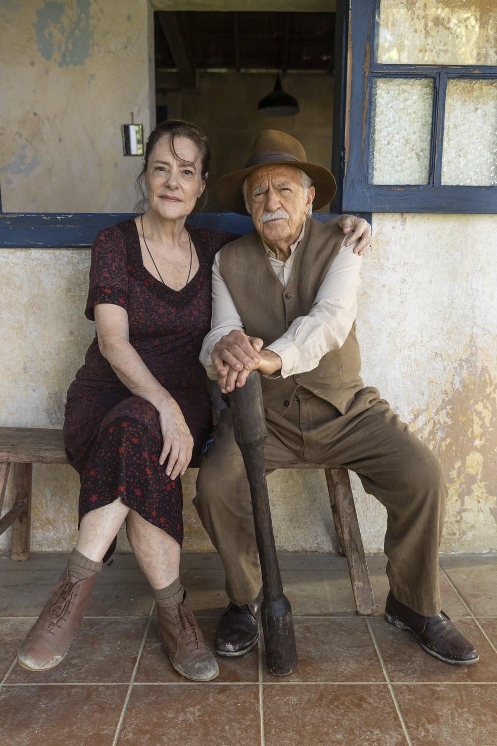 Cunegundes (Elizabeth Savalla) e Quinzinho (Ary Fontoura) em Êta Mundo Melhor!