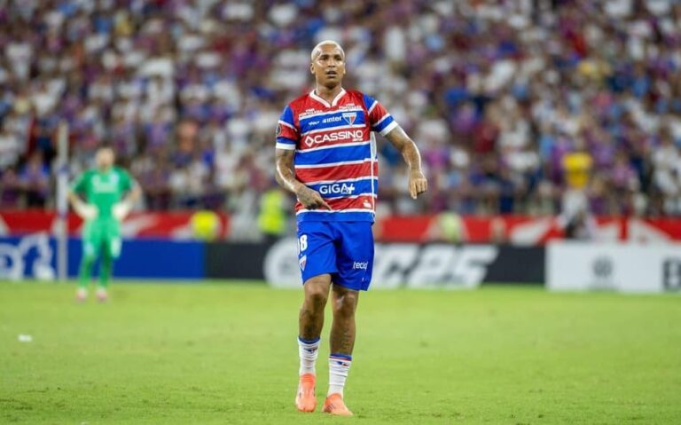Polêmica de Deyverson em partida do Fortaleza na Libertadores causa repercussão