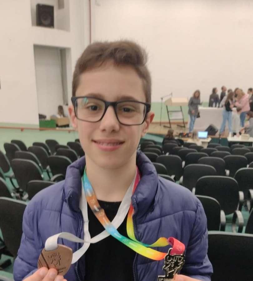 Jovem tapejarense é premiado na OBMEP