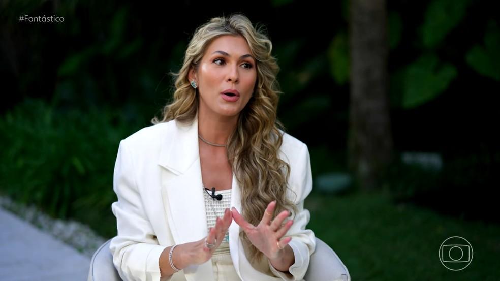 Lívia Andrade durante o momento de pânico em voo