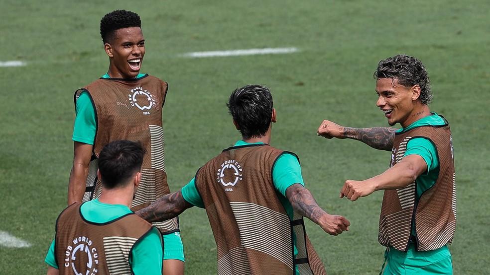 Jogadores do Palmeiras durante treinamento