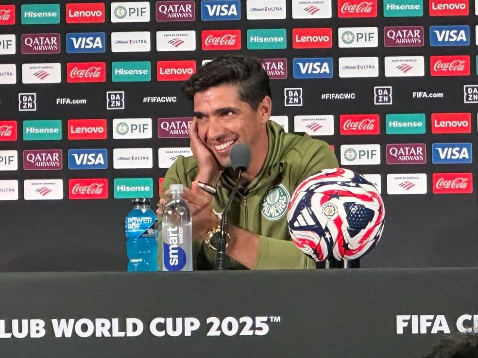 Abel Ferreira em coletiva antes de jogo do Palmeiras contra o Al Ahly