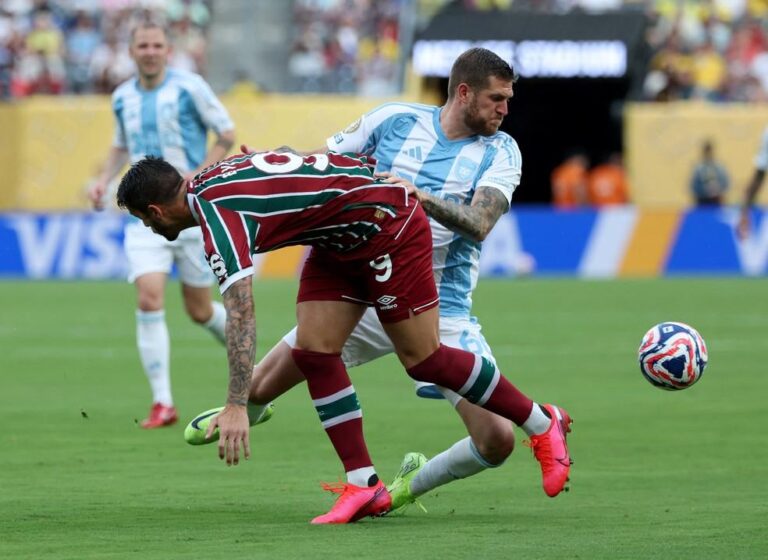 Torcida do Fluminense Canta “Chuta, Everaldo” Após Chance Perdida no Mundial de Clubes