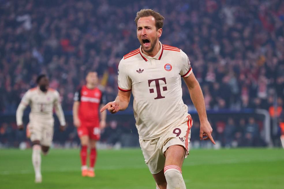 Harry Kane comemorando gol pelo Bayern de Munique