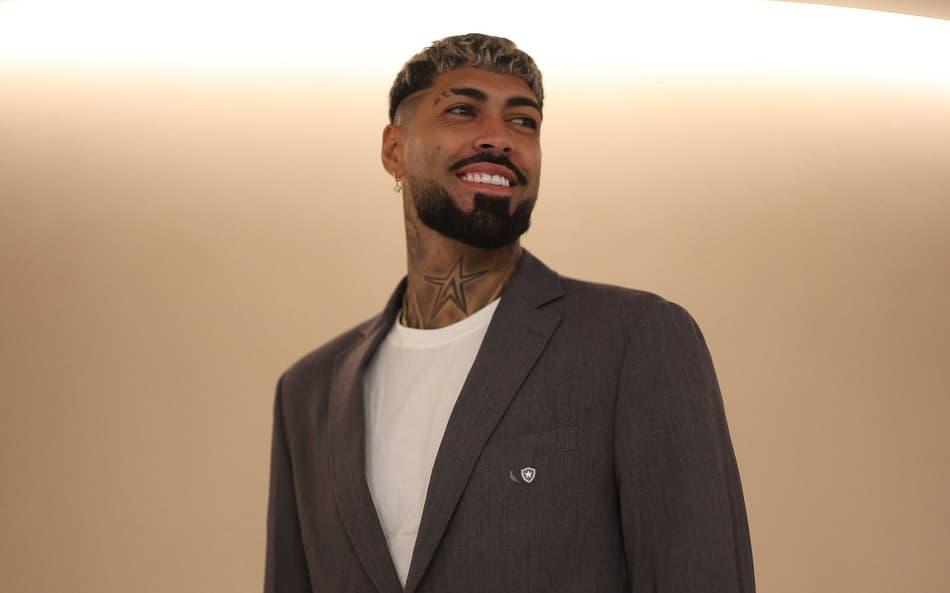 Alexander Barboza está com o grupo do Botafogo que viajou aos Estados Unidos para o Mundial de Clubes.