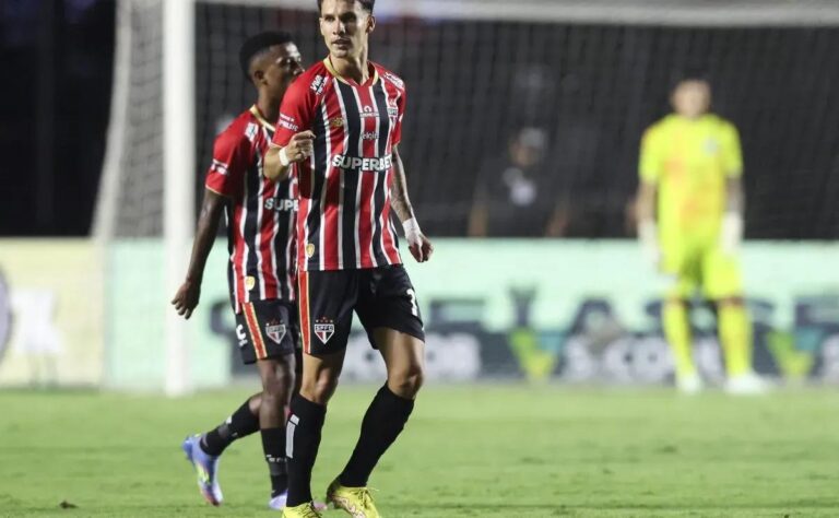 Ferreirinha do São Paulo em polêmica após críticas do ex-empresário