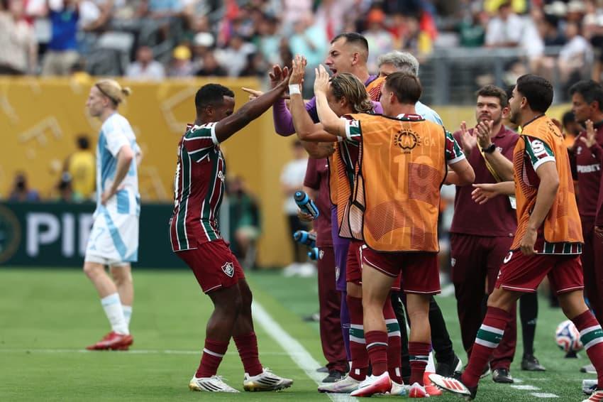 Arias comemora gol do Fluminense contra o Ulsan