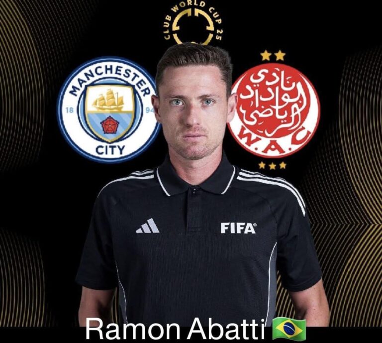 Trio de árbitros brasileiros e um chinês apitam partida entre Manchester City e WAC