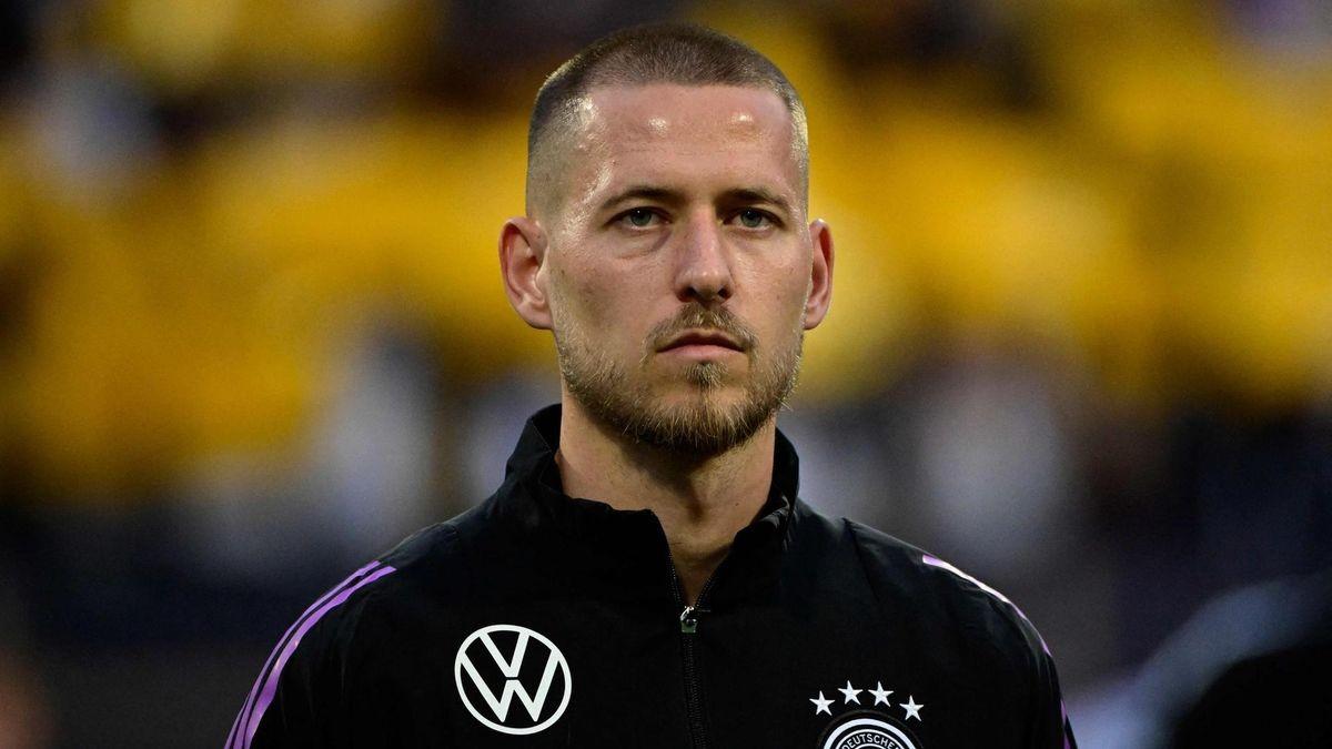 Waldemar Anton durante partida amistosa