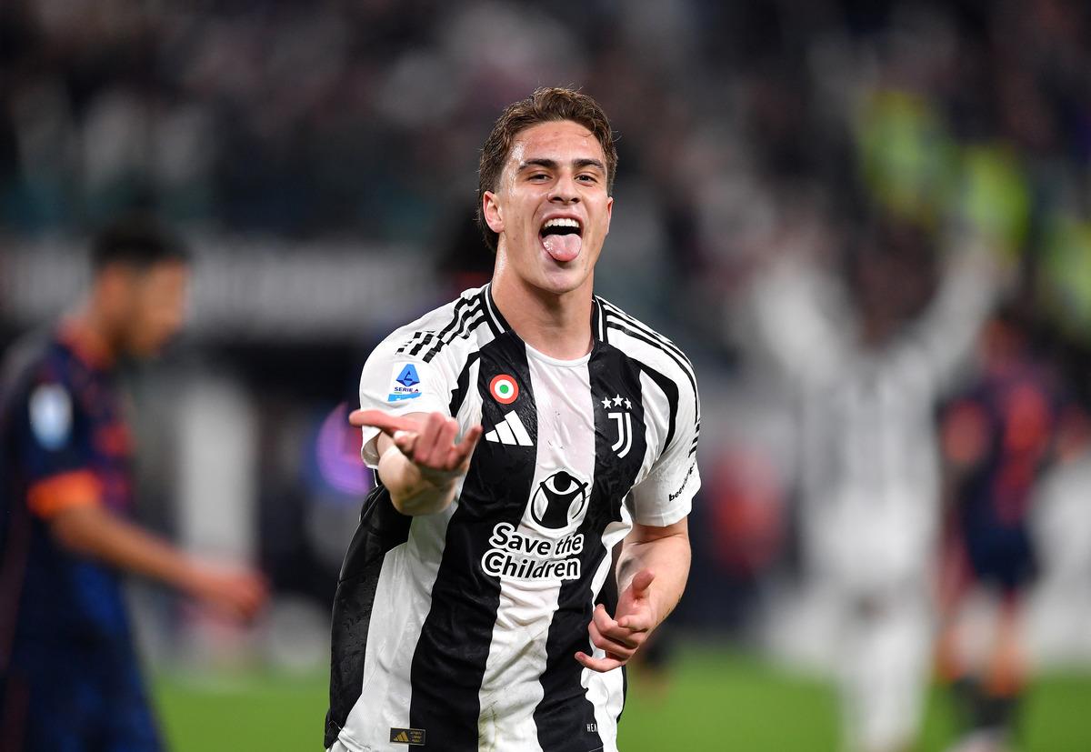 Kenan Yıldız celebra gol contra Lecce