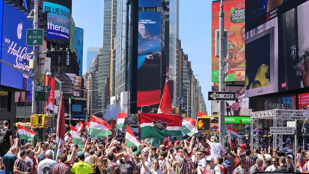 Tricolores na Times Square para festa antes do jogo