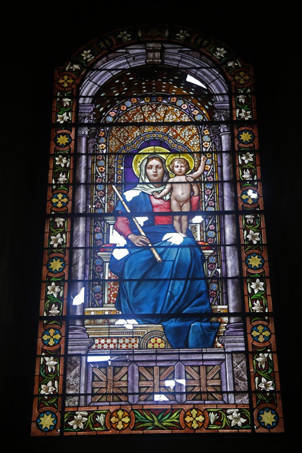 Vitrais que deverão retornar à Alemanha para restauração