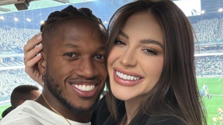 Fred, ídolo do Atlético, assiste jogo contra o Internacional na Arena MRV