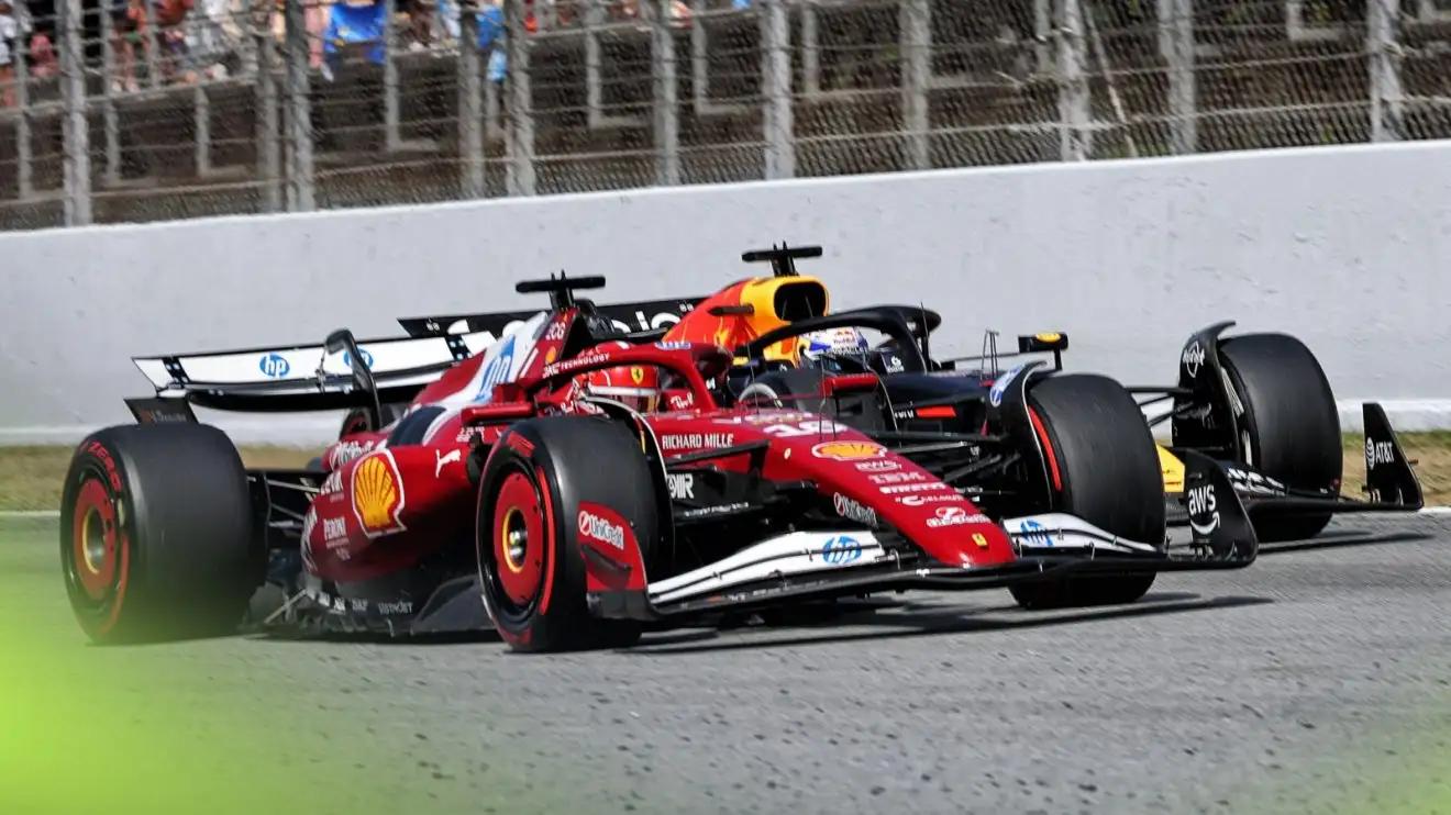 Max Verstappen e Charles Leclerc batalham no GP da Espanha de 2025