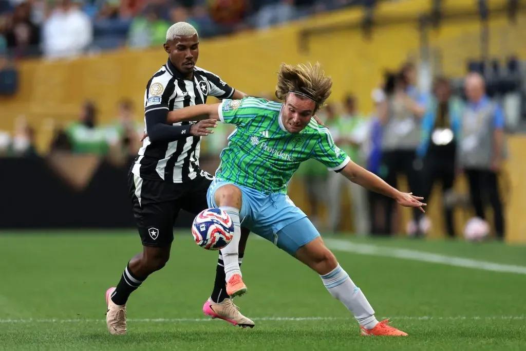 Pedro De La Vega em campo pelo Seattle Sounders no Mundial de Clubes.