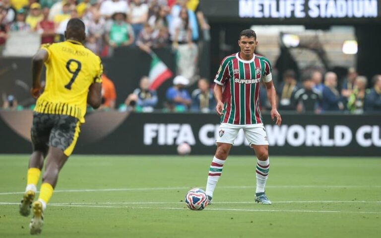 Thiago Silva brilha e emociona em estreia do Fluminense no Mundial de Clubes