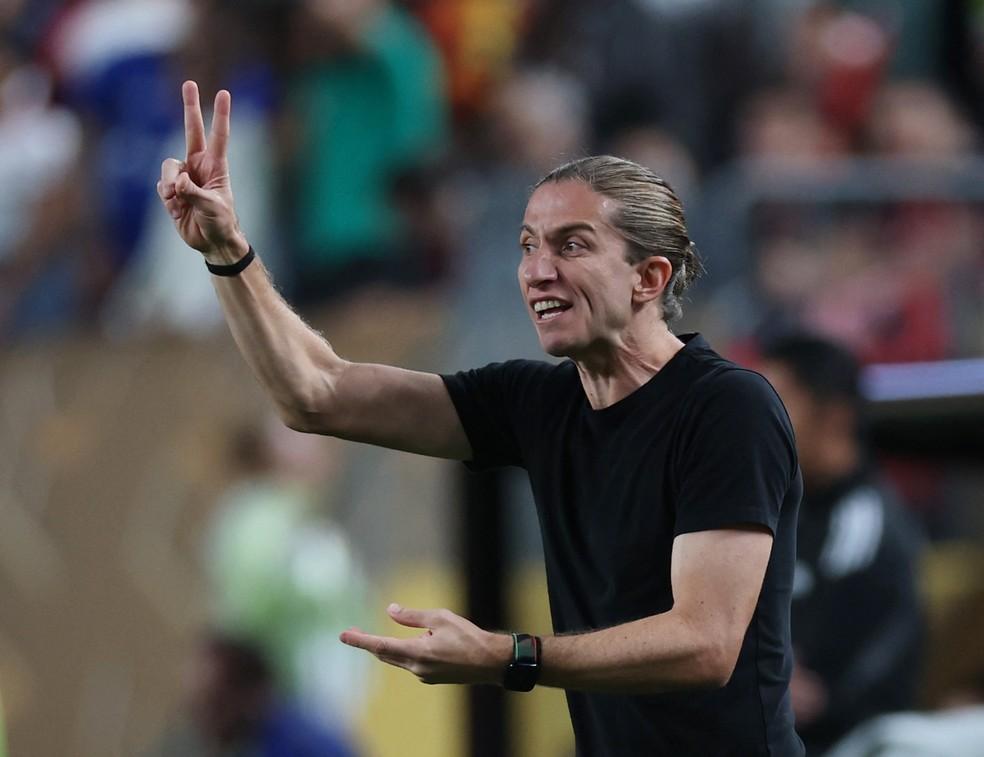 Filipe Luís em Flamengo x Espérance na Copa de Clubes