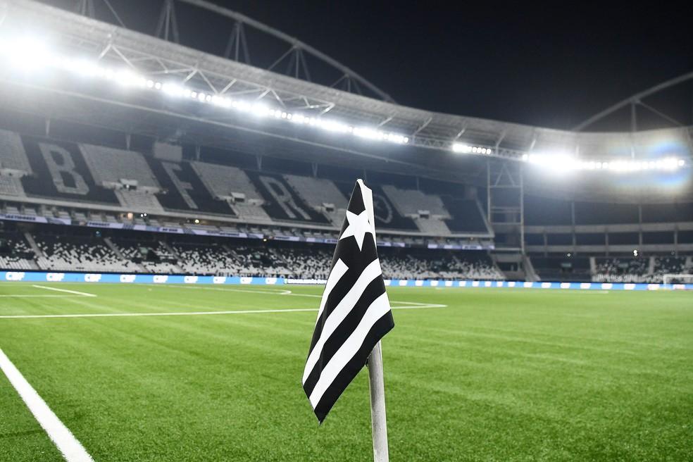 Botafogo x Cruzeiro no Estádio Nilton Santos