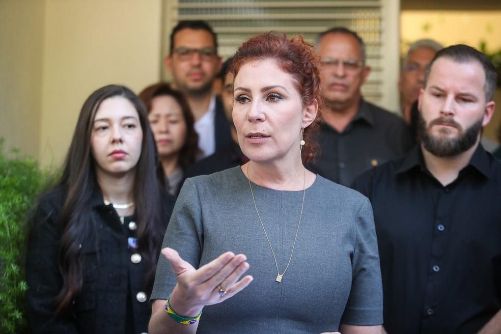 Carla Zambelli em coletiva de imprensa